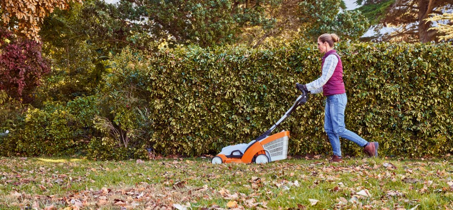 &Iacute;gy &aacute;poljuk a gyepet okt&oacute;berben &eacute;s novemberben