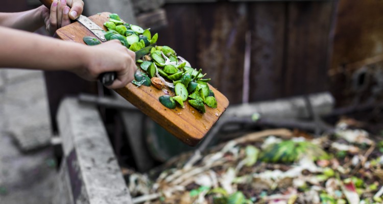 6 dolog, amit ne dobjunk a komposzt&aacute;l&oacute;ba