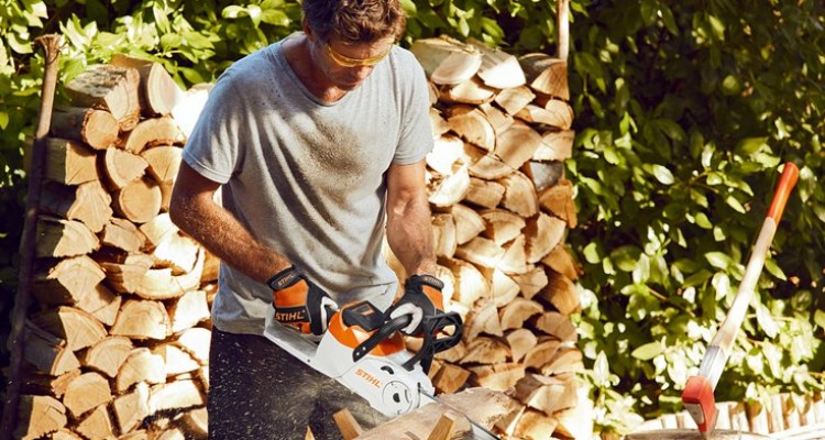 6 &eacute;rv az akkus kerti g&eacute;pek mellett